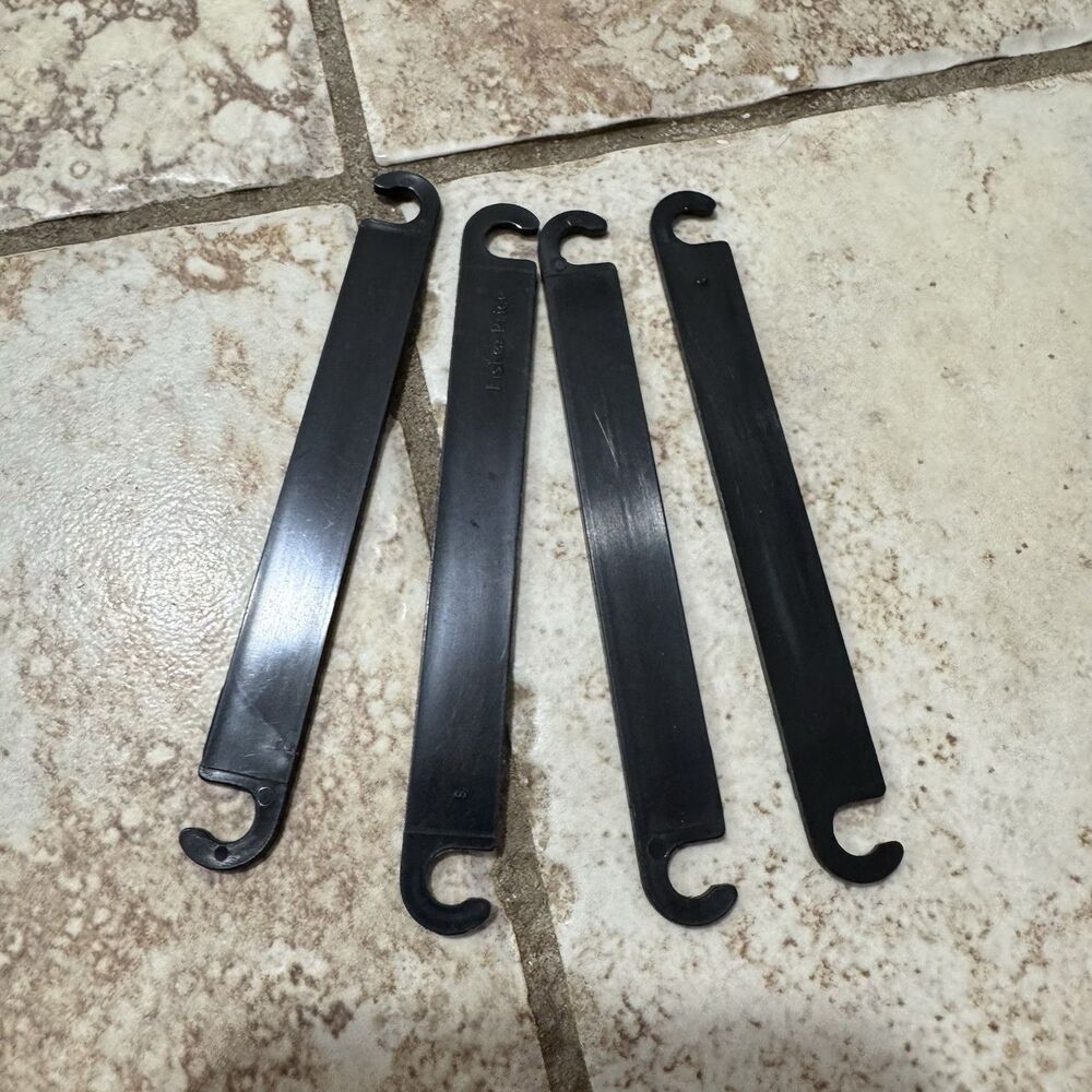 Fisher Price Construx Black Flat Beam Hooks 4 pcs Vintage As Shown